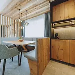 Hotel Zaglgut Hotel-chalets, Exclusive And With Air Conditioning, Panoramic Views & Summer Card Included Kaprun