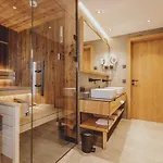 Zaglgut Hotel-chalets, Exclusive And With Air Conditioning, Panoramic Views & Summer Card Included 4* كابرون