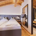 Zaglgut Hotel-chalets, Exclusive And With Air Conditioning, Panoramic Views & Summer Card Included 4* كابرون