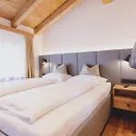 Zaglgut Hotel-chalets, Exclusive And With Air Conditioning, Panoramic Views & Summer Card Included فندق