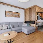 Zaglgut Hotel-chalets, Exclusive And With Air Conditioning, Panoramic Views & Summer Card Included Hotel