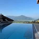 Zaglgut Hotel-chalets, Exclusive And With Air Conditioning, Panoramic Views & Summer Card Included 4* كابرون