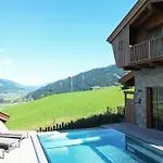 Zaglgut Hotel-chalets, Exclusive And With Air Conditioning, Panoramic Views & Summer Card Included كابرون