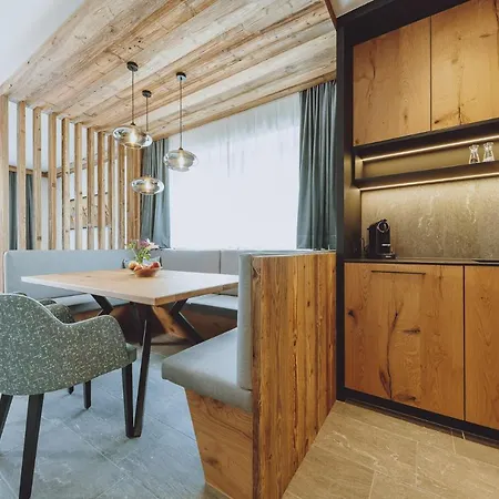 Hotel Zaglgut Hotel-chalets, Fantastic Views, In Ski-out In Winter, Air Conditioning In Summer Kaprun