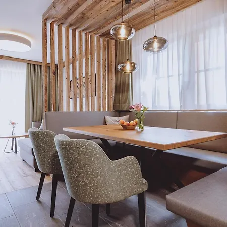 Zaglgut Premium Hotel & Chalets, Zell Am See-Kaprun - Wellness & Infinity Pool, Air Conditioning, Panoramic Views & Summer Card Included Hotel 4*
