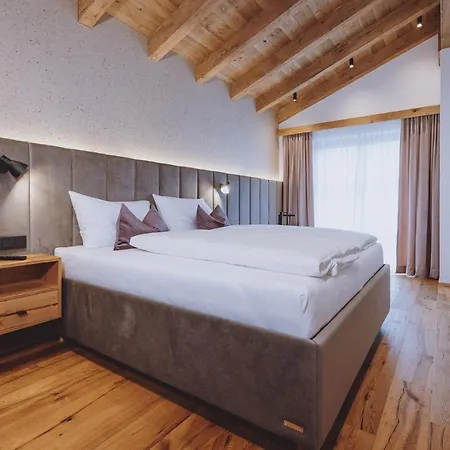 Zaglgut Premium Hotel & Chalets, Zell Am See-Kaprun - Wellness & Infinity Pool, Air Conditioning, Panoramic Views & Summer Card Included Hotel 4*