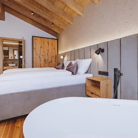 מלון Zaglgut Hotel-chalets, Fantastic Views, In Ski-out In Winter, Air Conditioning In Summer