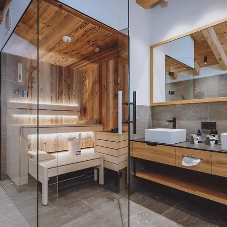 Zaglgut Premium Hotel & Chalets, Zell Am See-Kaprun - Wellness & Infinity Pool, Air Conditioning, Panoramic Views & Summer Card Included Hotel