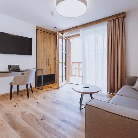 Zaglgut Hotel-chalet-your Sanctuary Of Wellness And Panoramic Views With Zell Am See-kaprun Summercard Included Отель 4*
