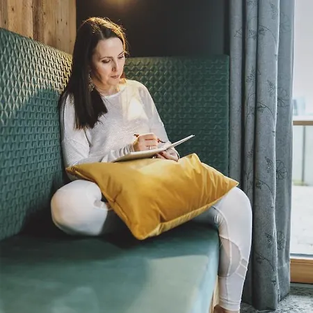 מלון Zaglgut Hotel-chalets, Fantastic Views, In Ski-out In Winter, Air Conditioning In Summer 4*