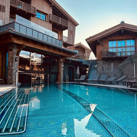 מלון Zaglgut Hotel-chalets, Fantastic Views, In Ski-out In Winter, Air Conditioning In Summer קפרון