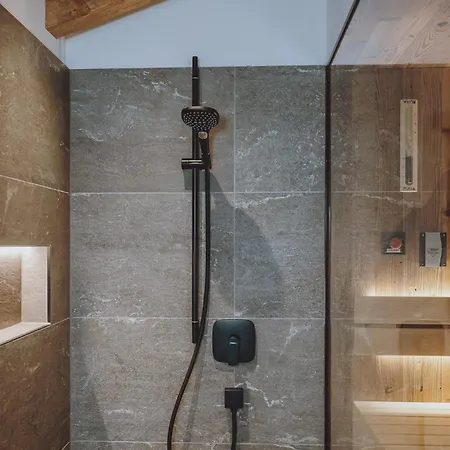 Hotel Zaglgut Premium Hotel & Chalets, Zell Am See-Kaprun - Wellness & Infinity Pool, Air Conditioning, Panoramic Views & Summer Card Included Kaprun