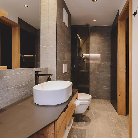 Zaglgut Premium Hotel & Chalets, Zell Am See-Kaprun - Wellness & Infinity Pool, Air Conditioning, Panoramic Views & Summer Card Included Kaprun