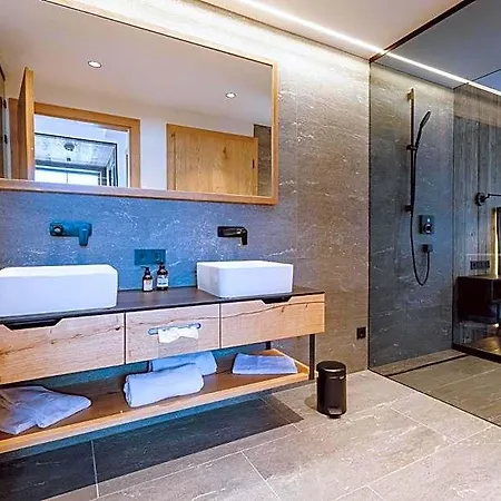 Hotel Zaglgut Premium Hotel & Chalets, Zell Am See-Kaprun - Wellness & Infinity Pool, Air Conditioning, Panoramic Views & Summer Card Included Kaprun