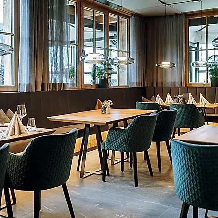 Hotel Zaglgut Premium Hotel & Chalets, Zell Am See-Kaprun - Wellness & Infinity Pool, Air Conditioning, Panoramic Views & Summer Card Included