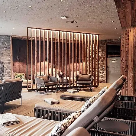 Zaglgut Premium Hotel & Chalets, Zell Am See-Kaprun - Wellness & Infinity Pool, Air Conditioning, Panoramic Views & Summer Card Included Hotel 4*