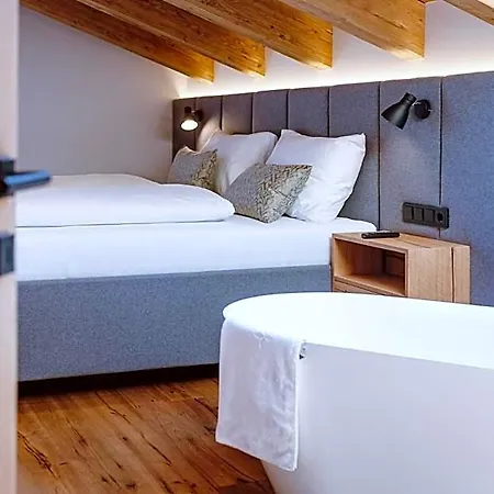 Hotel Zaglgut Premium Hotel & Chalets, Zell Am See-Kaprun - Wellness & Infinity Pool, Air Conditioning, Panoramic Views & Summer Card Included Kaprun