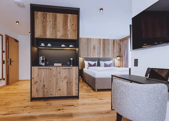 Zaglgut Hotel-chalets, Exclusive And With Air Conditioning, Panoramic Views & Summer Card Included Otel Kaprun