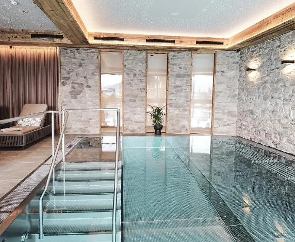 Zaglgut Hotel-chalets, Exclusive And With Air Conditioning, Panoramic Views & Summer Card Included